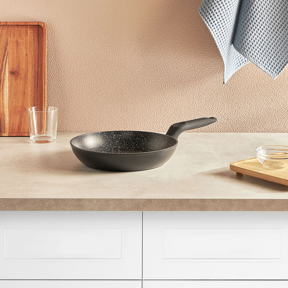 SATOSHI Стоун Сковорода литая d24см, антипригарное покрытие Мрамор, индукция, арт.№ 846-333