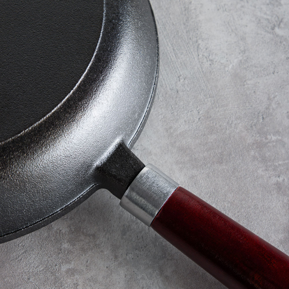 VETTA Сковорода чугун, d24х5см, деревянная ручка, индукция, арт.№ 808-006