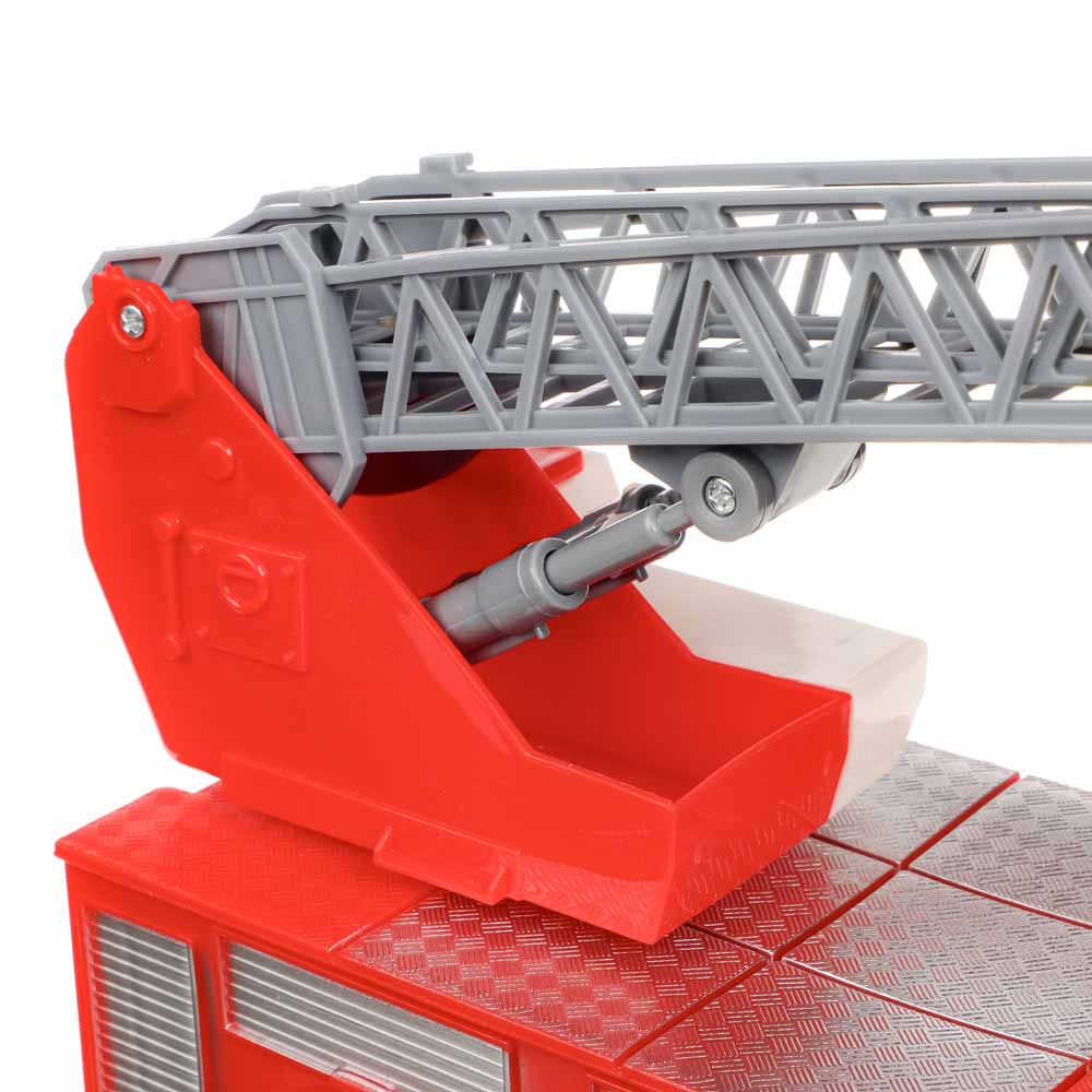 ИГРОЛЕНД Машина инерционная, свет, звук, 3хAG13, пластик, 25х9-17х10-12,5 см, 5 дизайнов, арт.№ 292-197