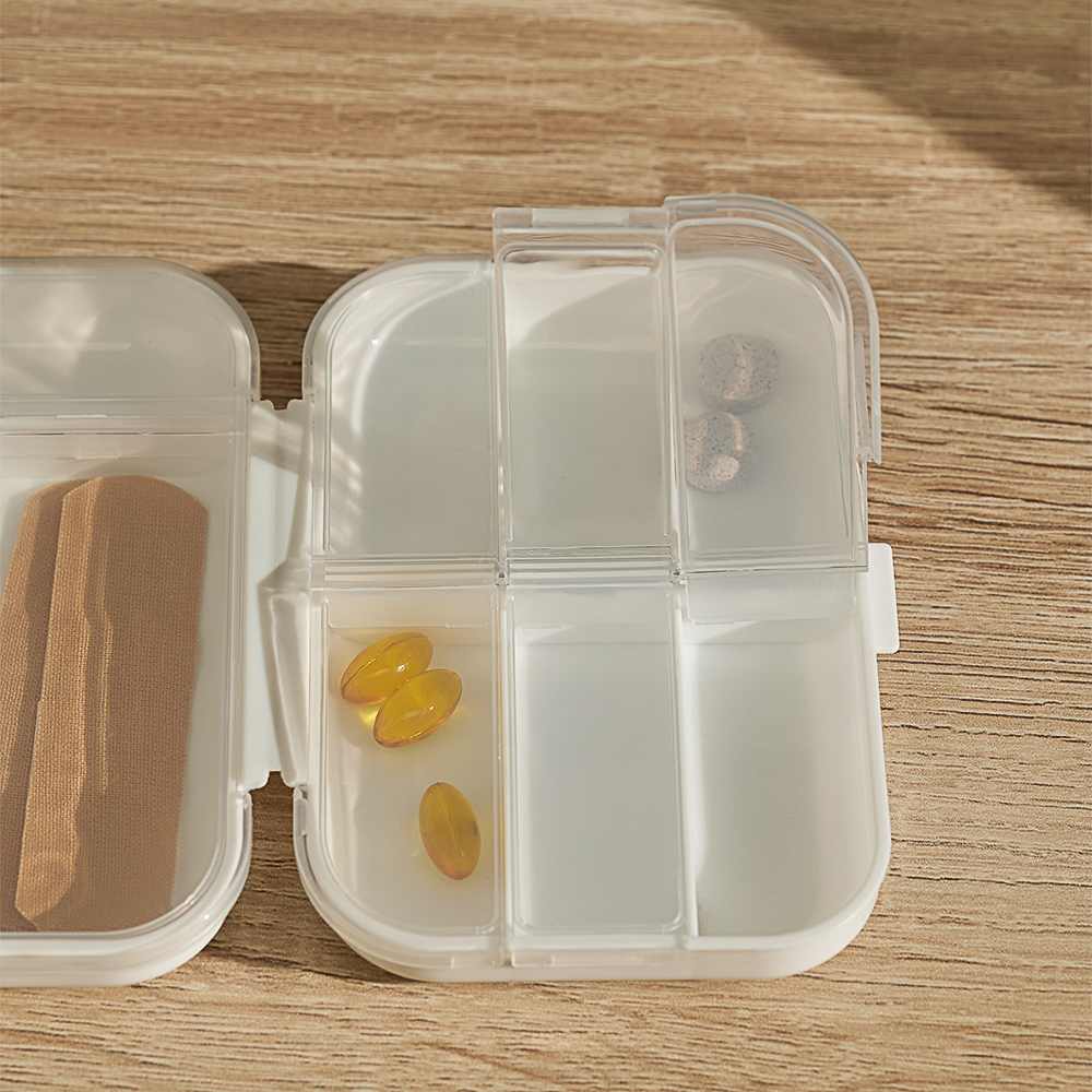 Универсальный бокс тм VETTA, дорожный, 8 отдел., пластик, 10х6х3,5см, арт.№ 406-003