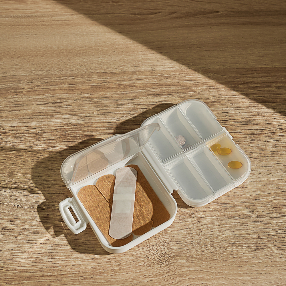 Универсальный бокс тм VETTA, дорожный, 8 отдел., пластик, 10х6х3,5см, арт.№ 406-003