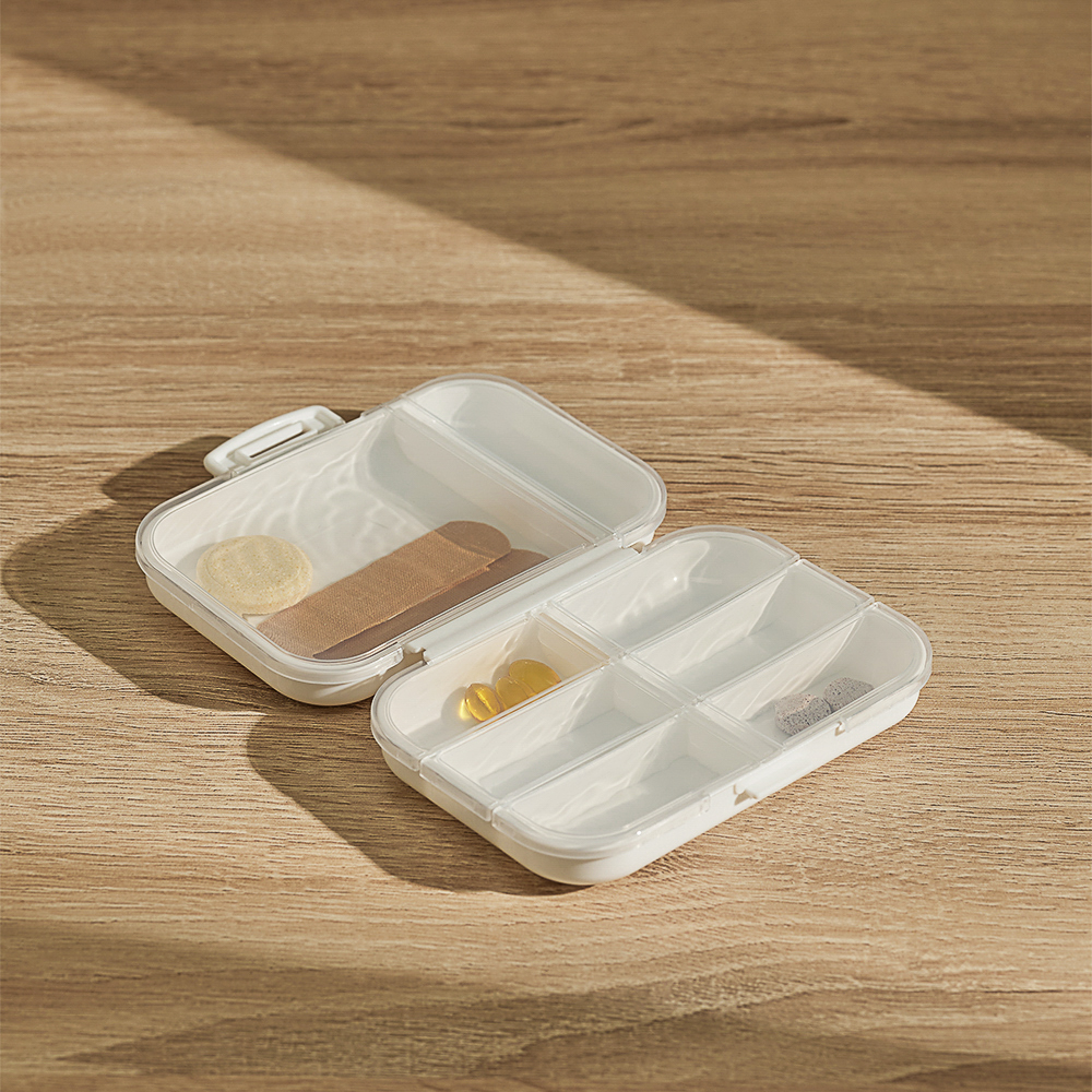 Универсальный бокс тм VETTA, дорожный, 8 отдел., пластик, 10х6х3,5см, арт.№ 406-003