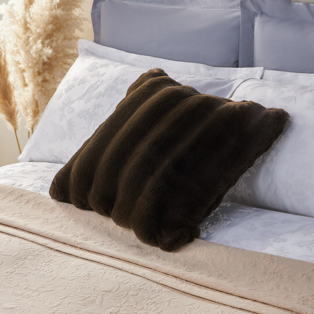 BY STAS MIKHAILOV Чехол для подушки меховой 50х50см, полиэстер, коричневый, арт.№ 497-068