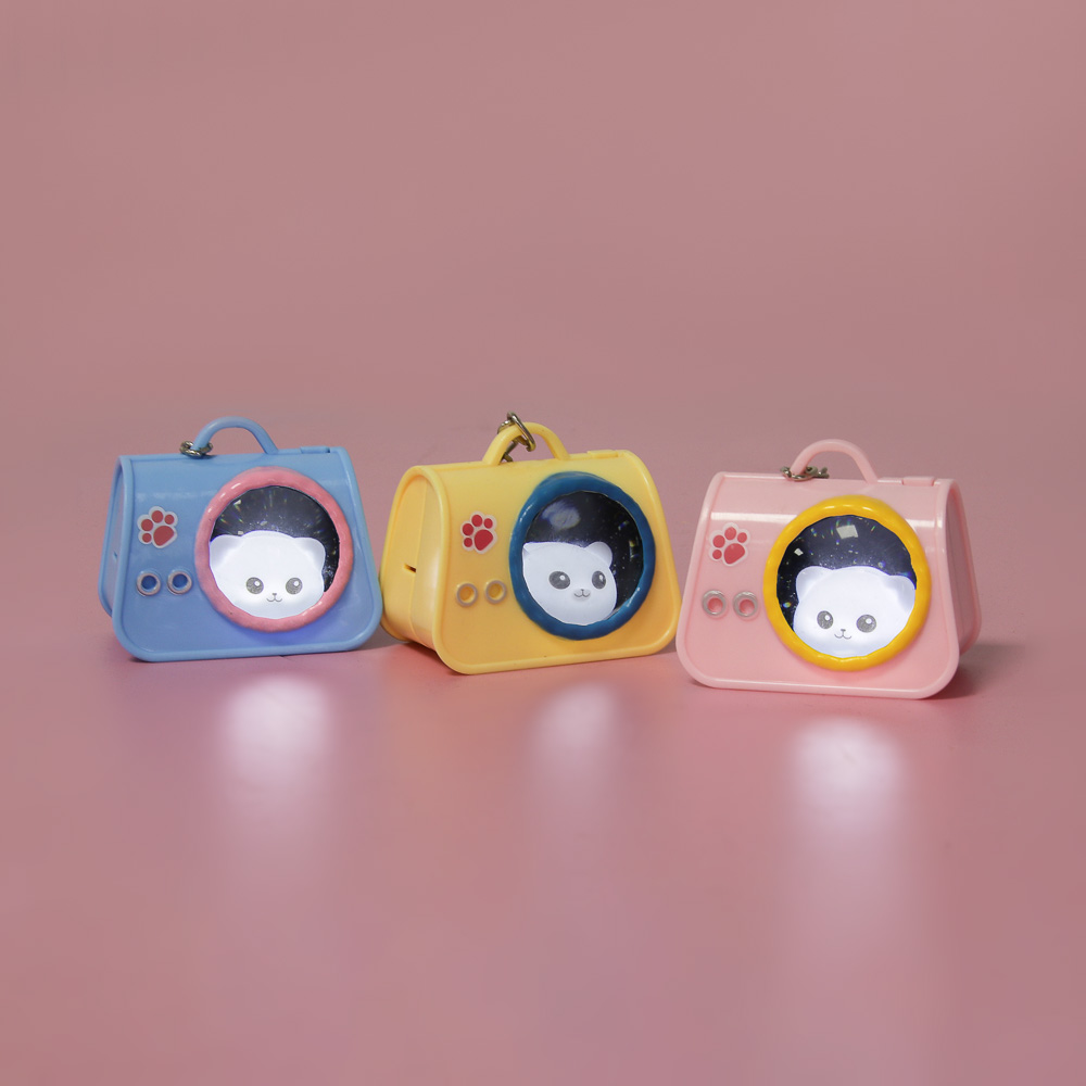 Игрушка брелок "Питомец в сумочке", ИГРОЛЕНД, ABS, 14х12 см, 3хAG10, 3 дизайна, арт.№ 295-307