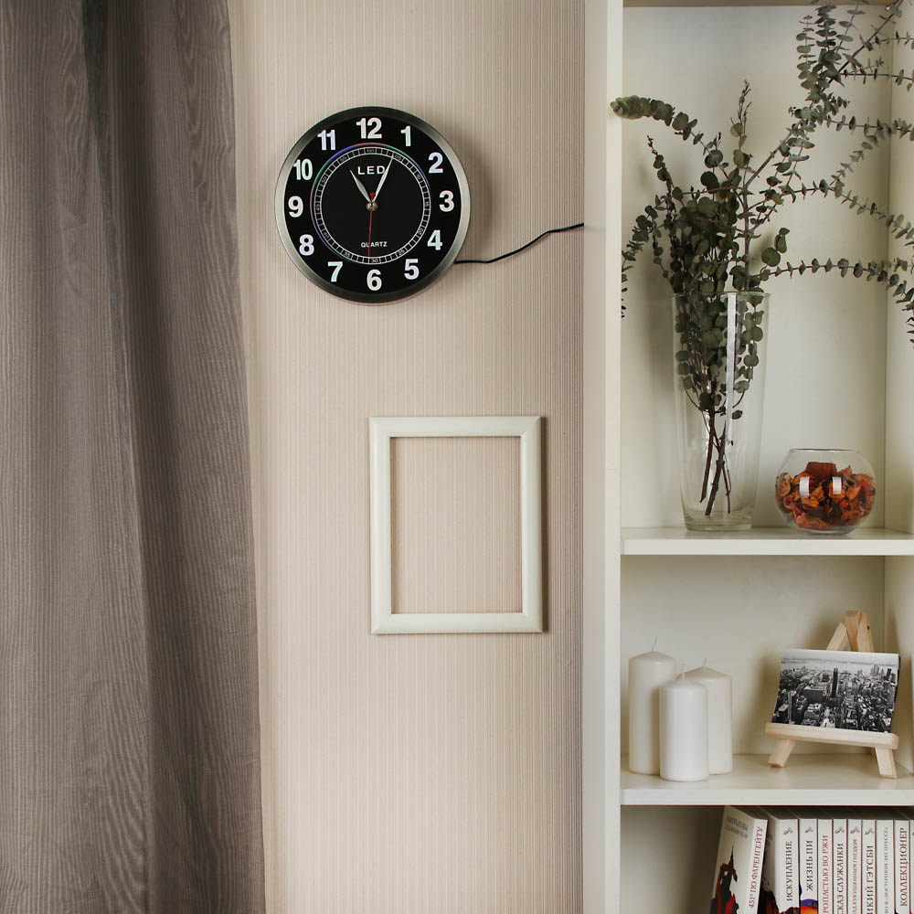 LADECOR CHRONO Часы настенные в металл. ободе со светящимися цифрами и кругом, LED, d=25 см, стекло, арт.№ 581-832