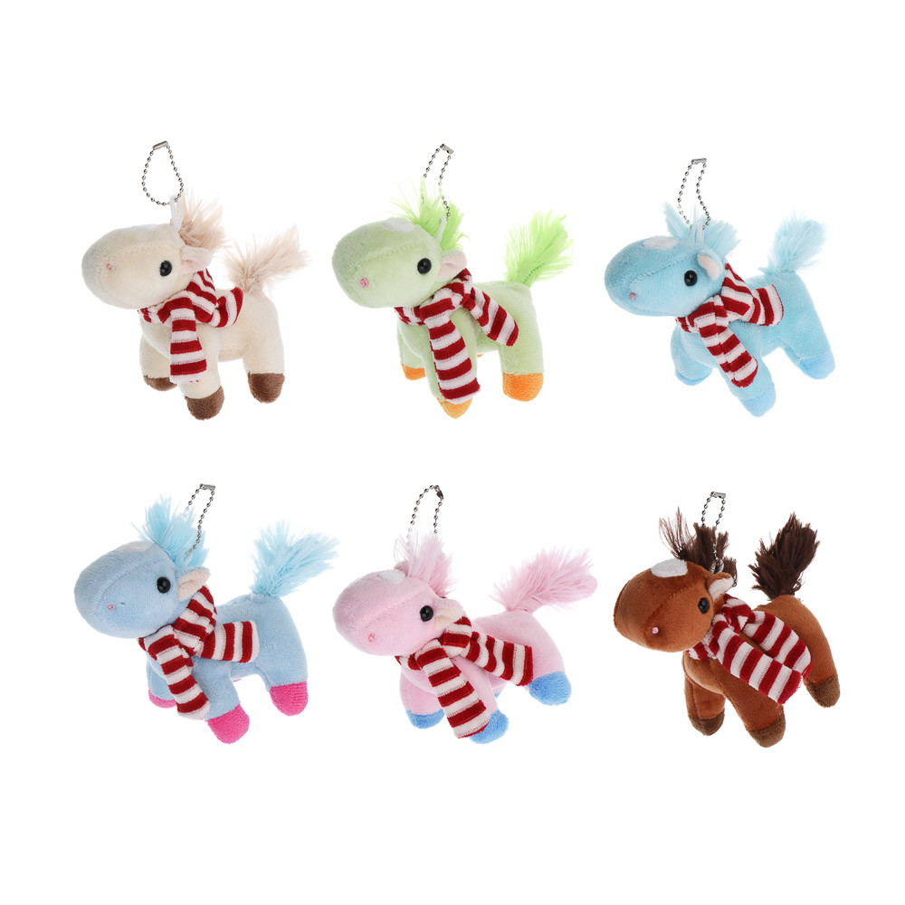 СНОУ БУМ Мягкий сувенир лошадка в шарфике на шнурке 10 см, полиэстер, арт.№ 394-554