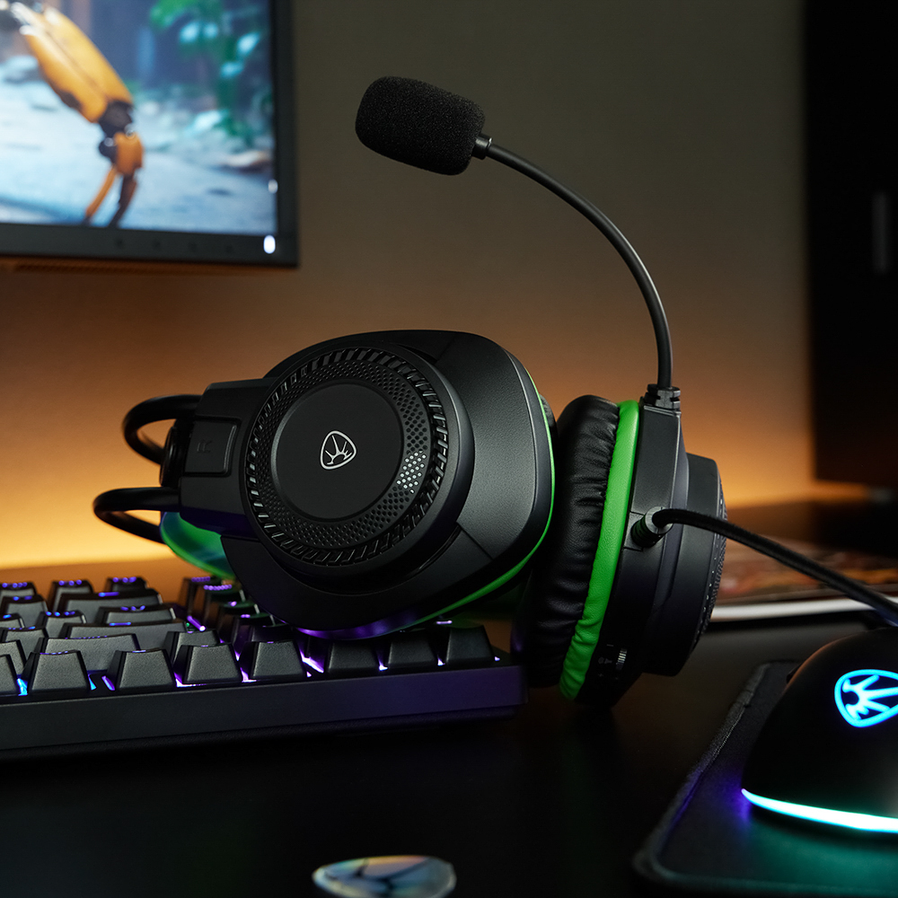 Наушники проводные с микрофоном игровые BY Сabasset 3.5мм 4pin-SPK+MIC 3,2 м, зелёные, арт.№ 410-083