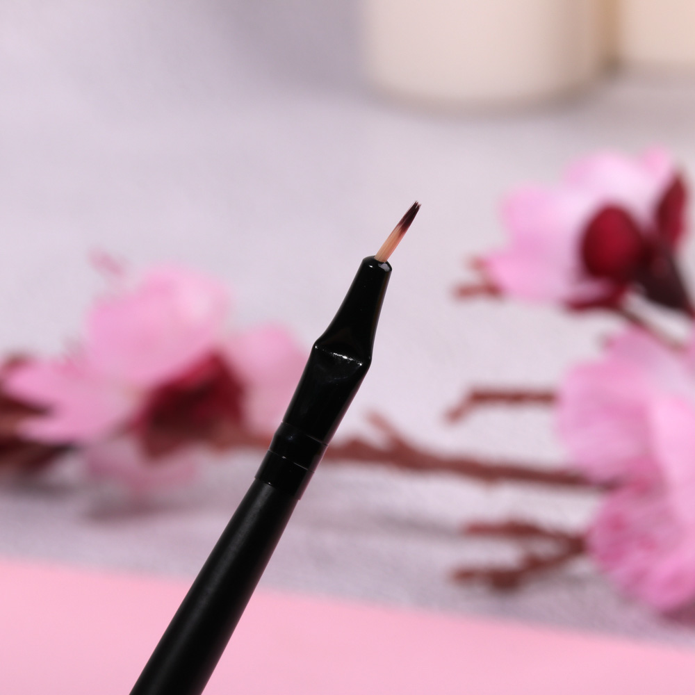 ЮНИLOOK Кисть для подводки изогнутая, дерево, металл, ворс нейлон, 16,5см, черная, арт.№ 357-214