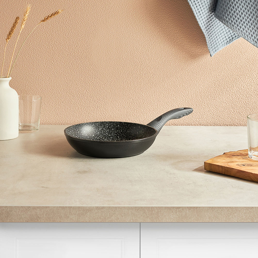 SATOSHI Карбон Сковорода литая d20см, антипригарное покрытие Мрамор, индукция, арт.№ 846-451