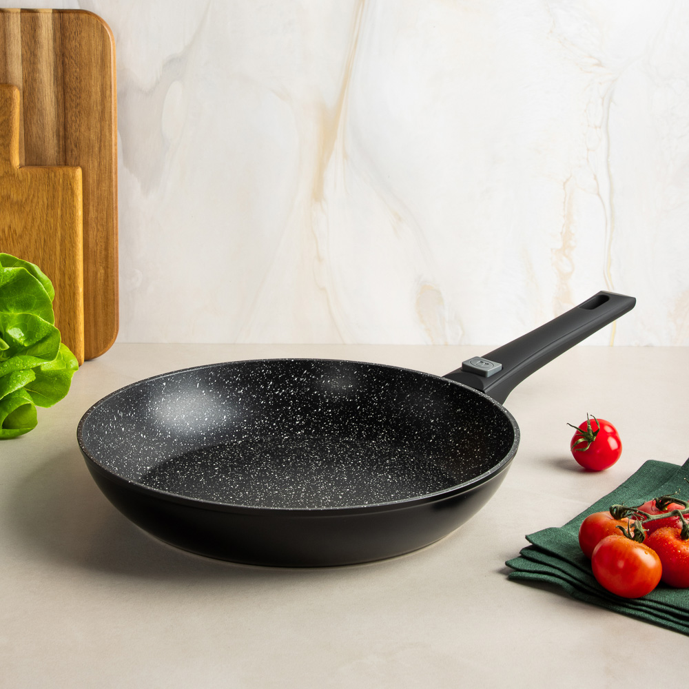 SATOSHI Оникс Сковорода литая d28см, антипригарное покрытие "мрамор", съемная ручка, индукция, арт.№ 846-731