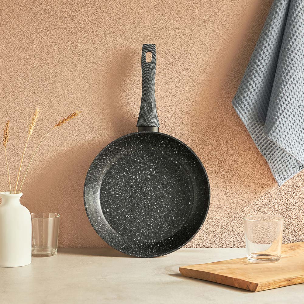 SATOSHI Карбон Сковорода литая d26см, антипригарное покрытие Мрамор, индукция, арт.№ 846-453