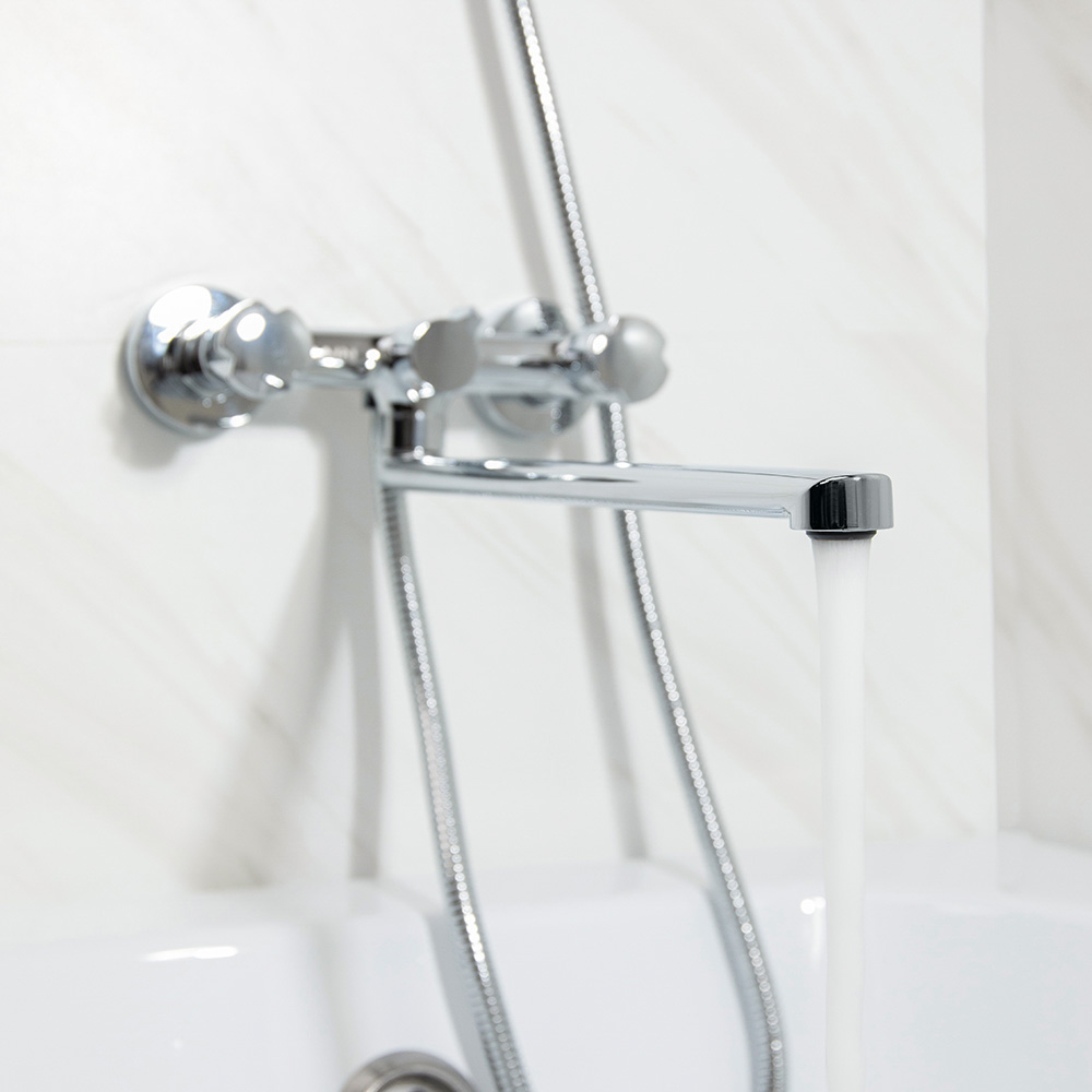 RAIN Смеситель для ванны Уран, прямой излив 35см, кранбуксы 1/2, душ. набор, овал, латунь, хром, арт.№ 561-004