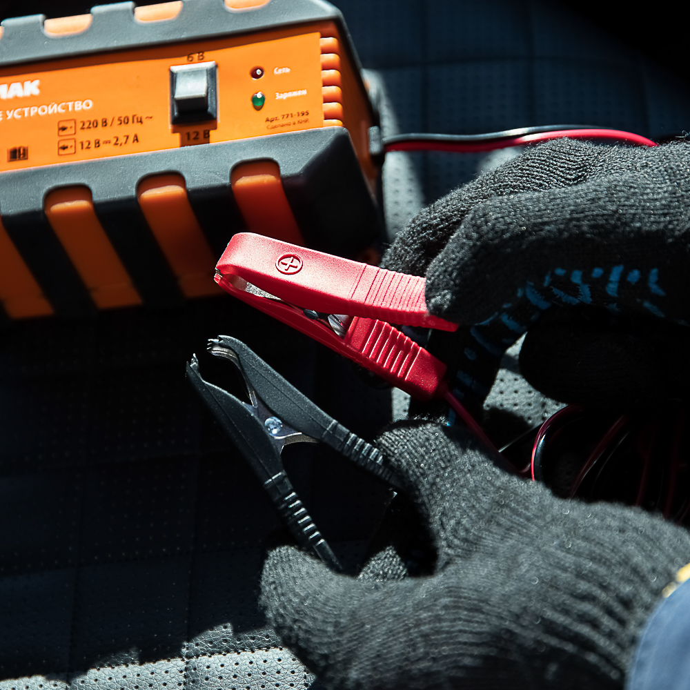 ЕРМАК Зарядное устройство импульсное, автомат, 2.7 A, 6В/12В, пластик корпус, арт.№ 771-195