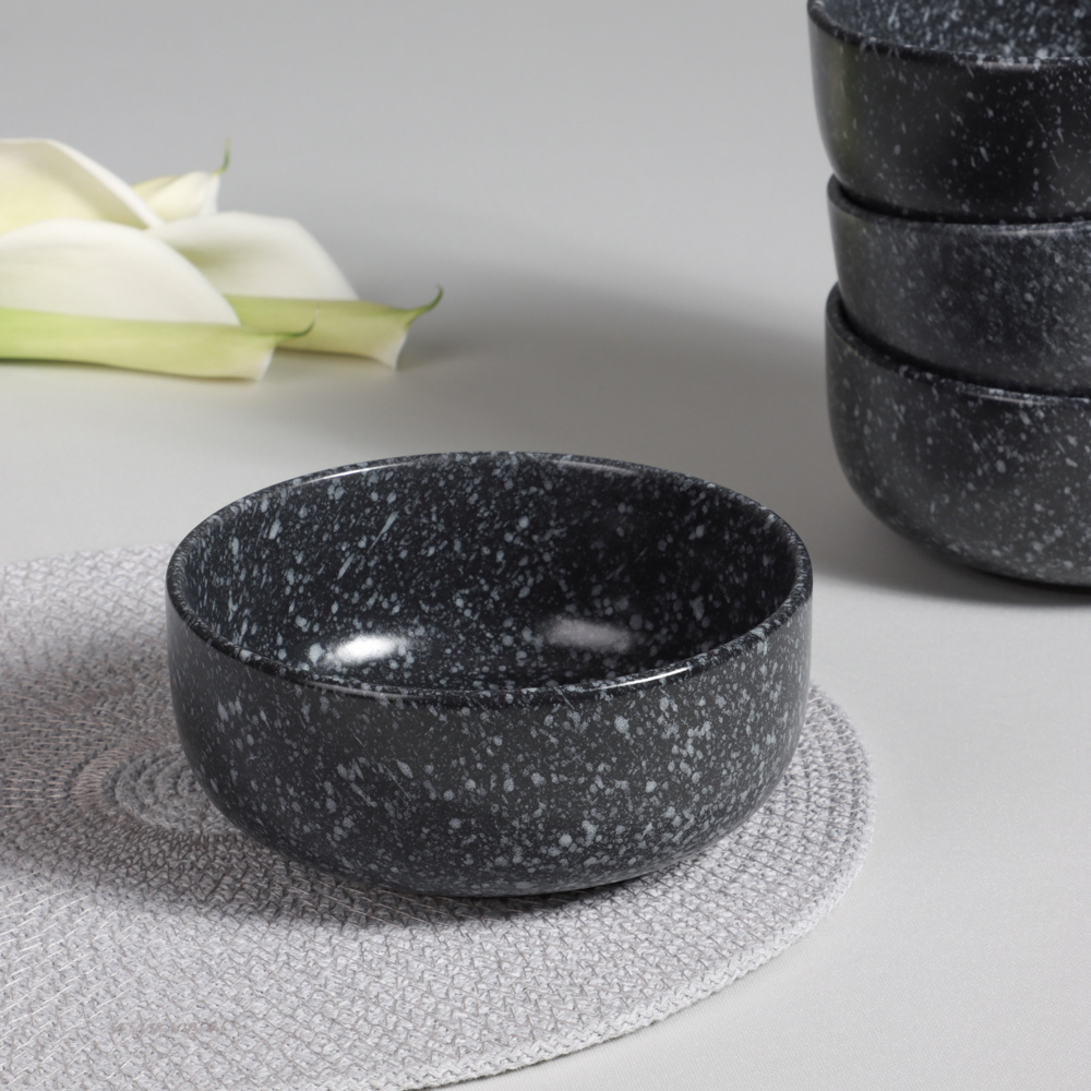 MILLIMI Набор столовой посуды 16 предметов (тарелка 26 см - 4 шт., тарелка 20 см - 4 шт., салатник 14 см - 4 шт., кружка 340 мл - 4 шт.) керамика, черный, арт.№ 824-184