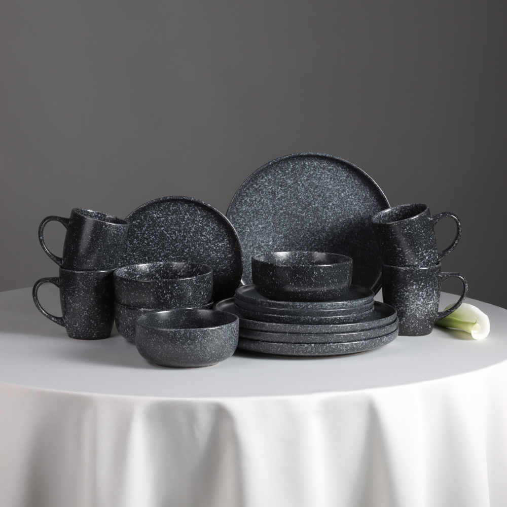 MILLIMI Набор столовой посуды 16 предметов (тарелка 26 см - 4 шт., тарелка 20 см - 4 шт., салатник 14 см - 4 шт., кружка 340 мл - 4 шт.) керамика, черный, арт.№ 824-184